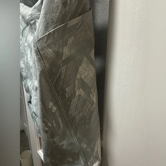 ⭐️SOLD⭐️Lululemon Swift Speed High-Rise Short 8" - Picture 5 of 10